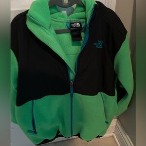 North Face like new boys fleece jacket w/hood, size 14/16 green